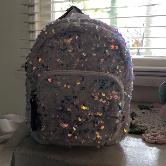 Backpack - Picture 2 of 12